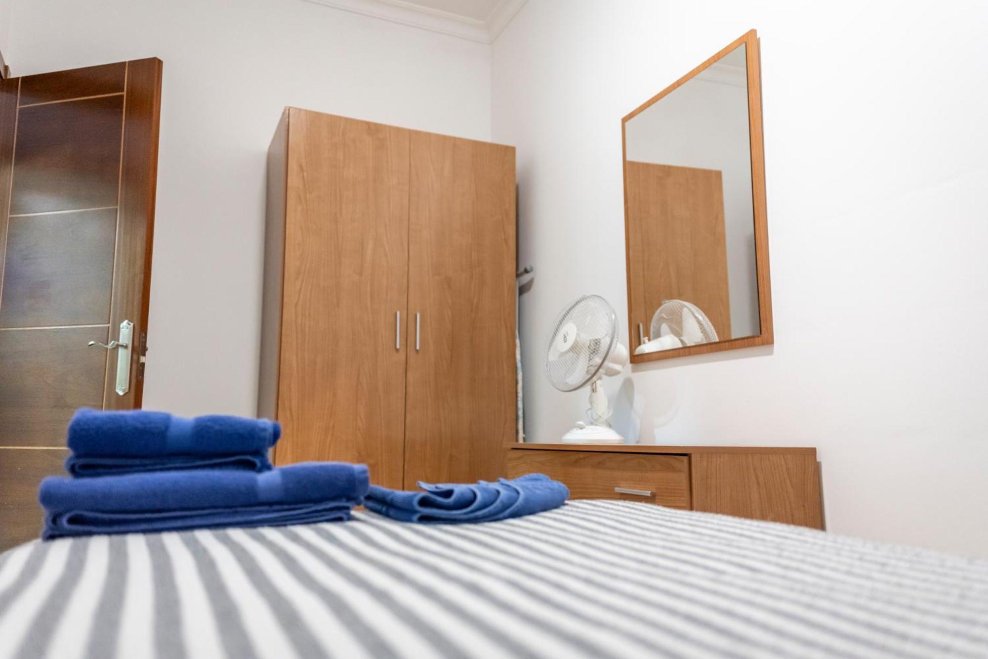 Yesenia Vv Airport Apartment El Matorral Luaran gambar