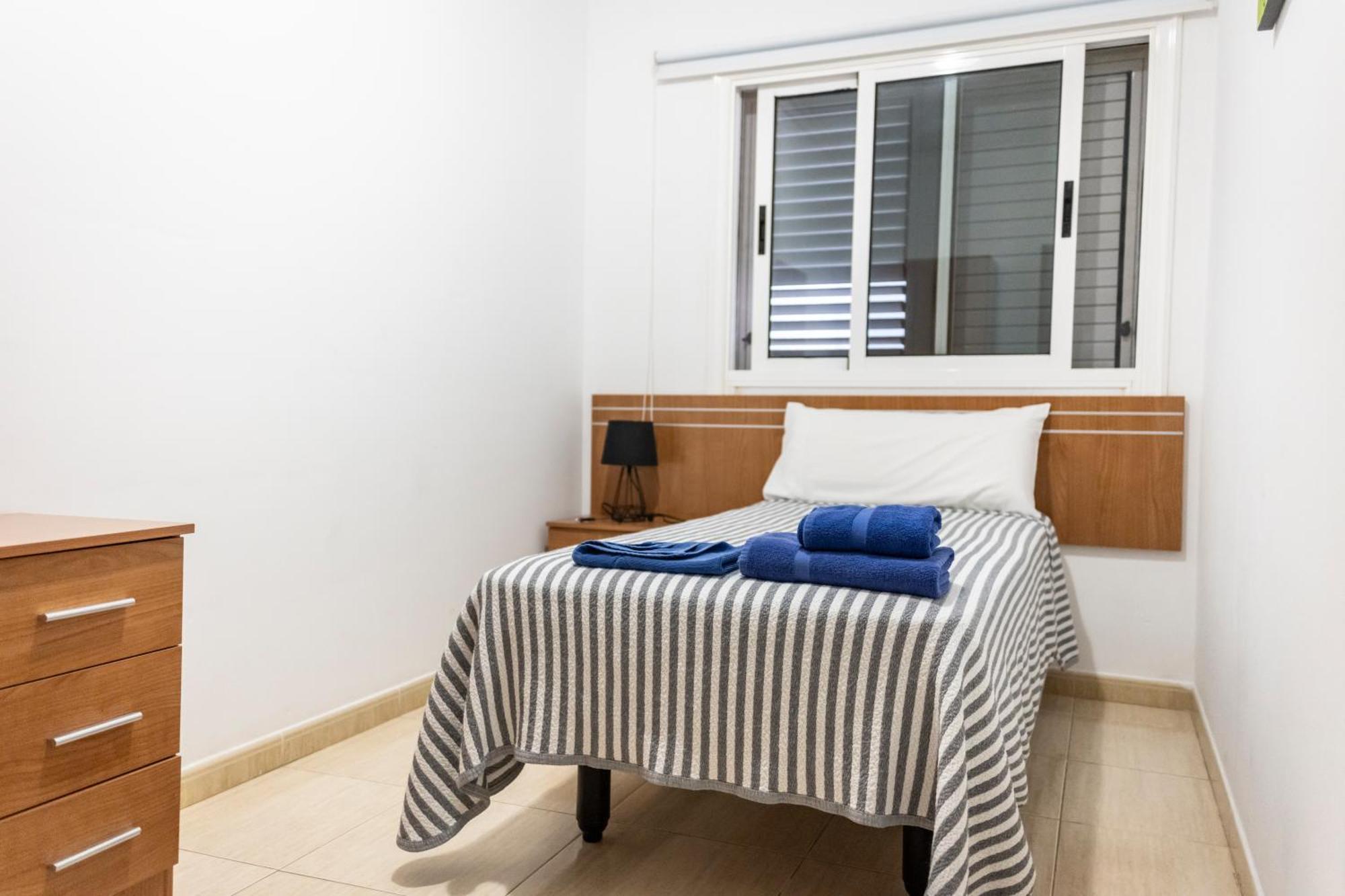 Yesenia Vv Airport Apartment El Matorral Luaran gambar