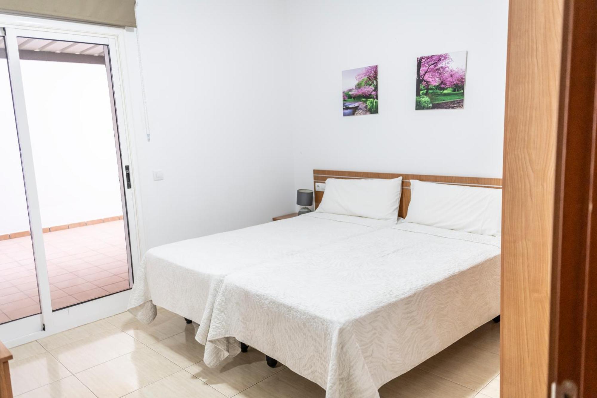 Yesenia Vv Airport Apartment El Matorral Luaran gambar