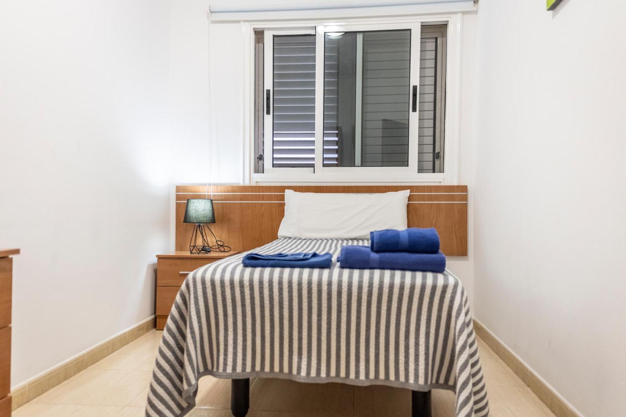 Yesenia Vv Airport Apartment El Matorral Luaran gambar