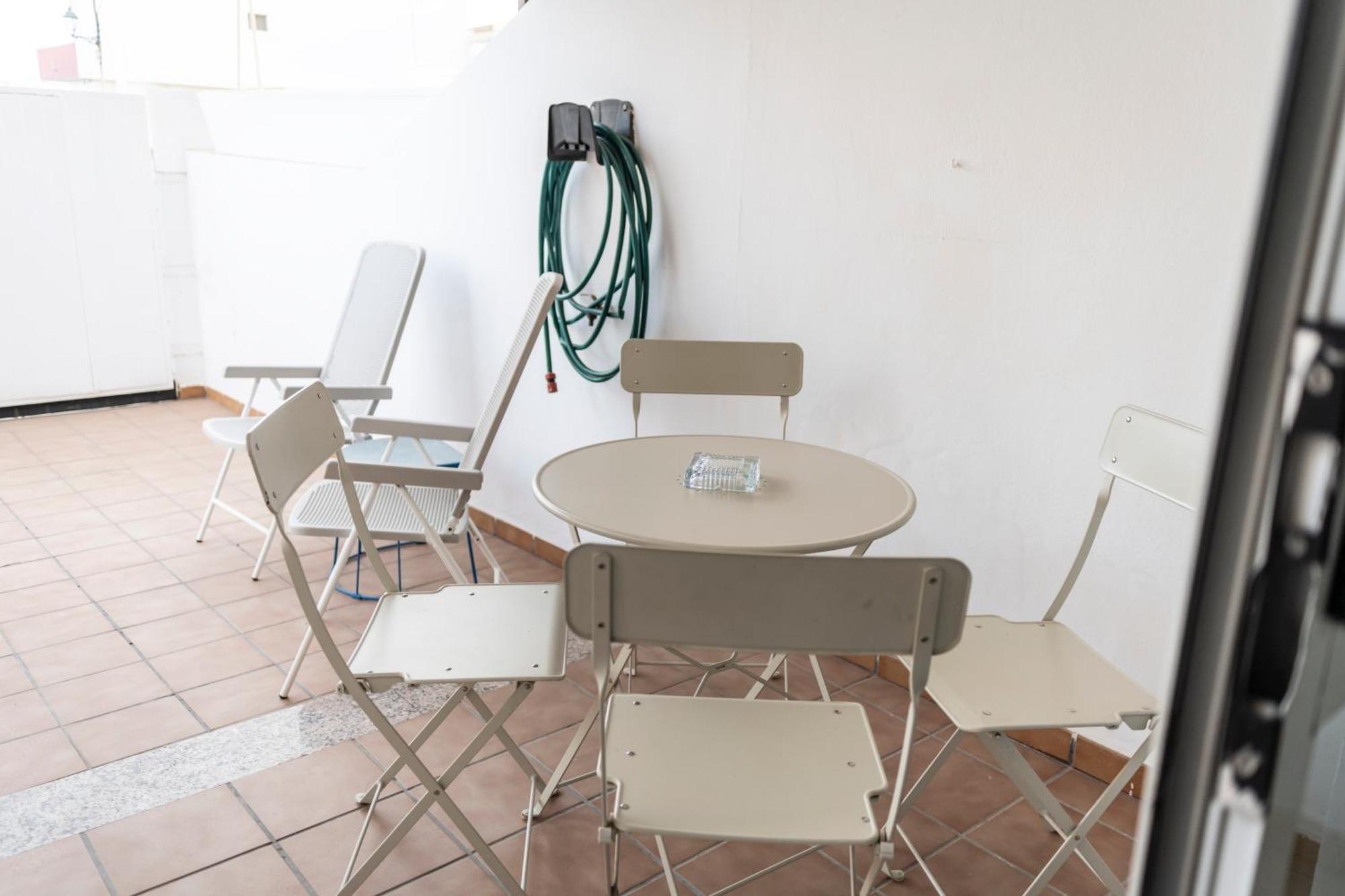 Yesenia Vv Airport Apartment El Matorral Luaran gambar