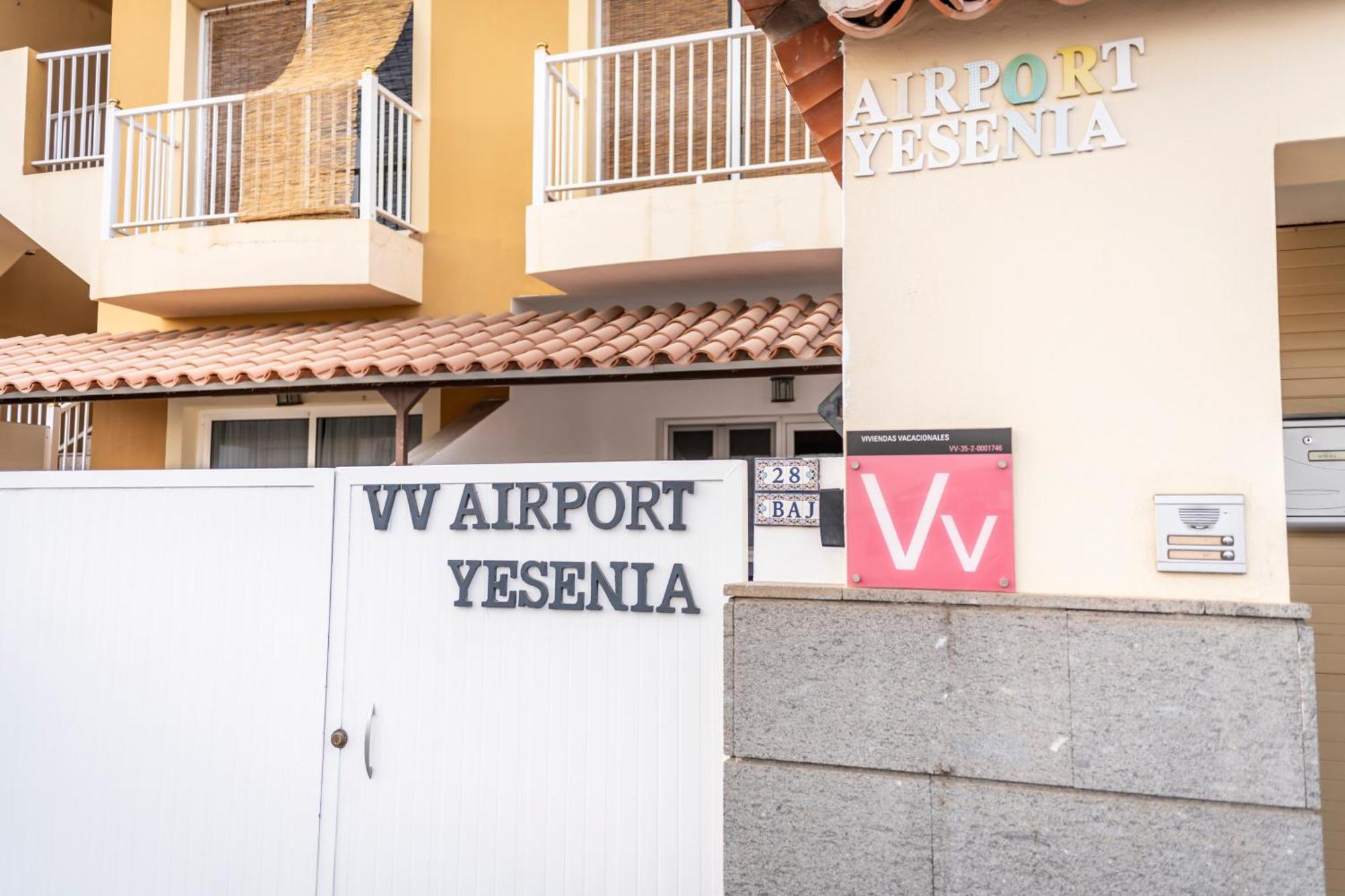 Yesenia Vv Airport Apartment El Matorral Luaran gambar