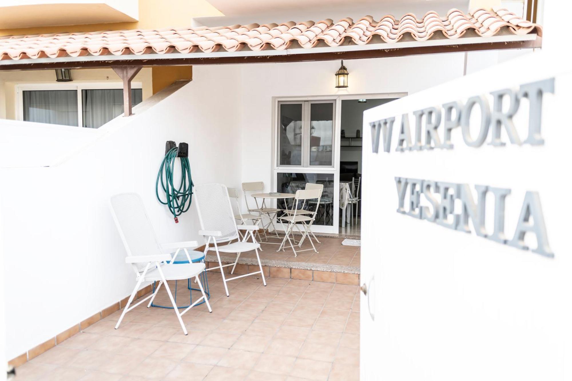 Yesenia Vv Airport Apartment El Matorral Luaran gambar